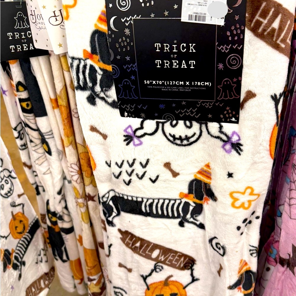 NEW Trick or Treat DACHSHUND Halloween Blanket - White and Orange